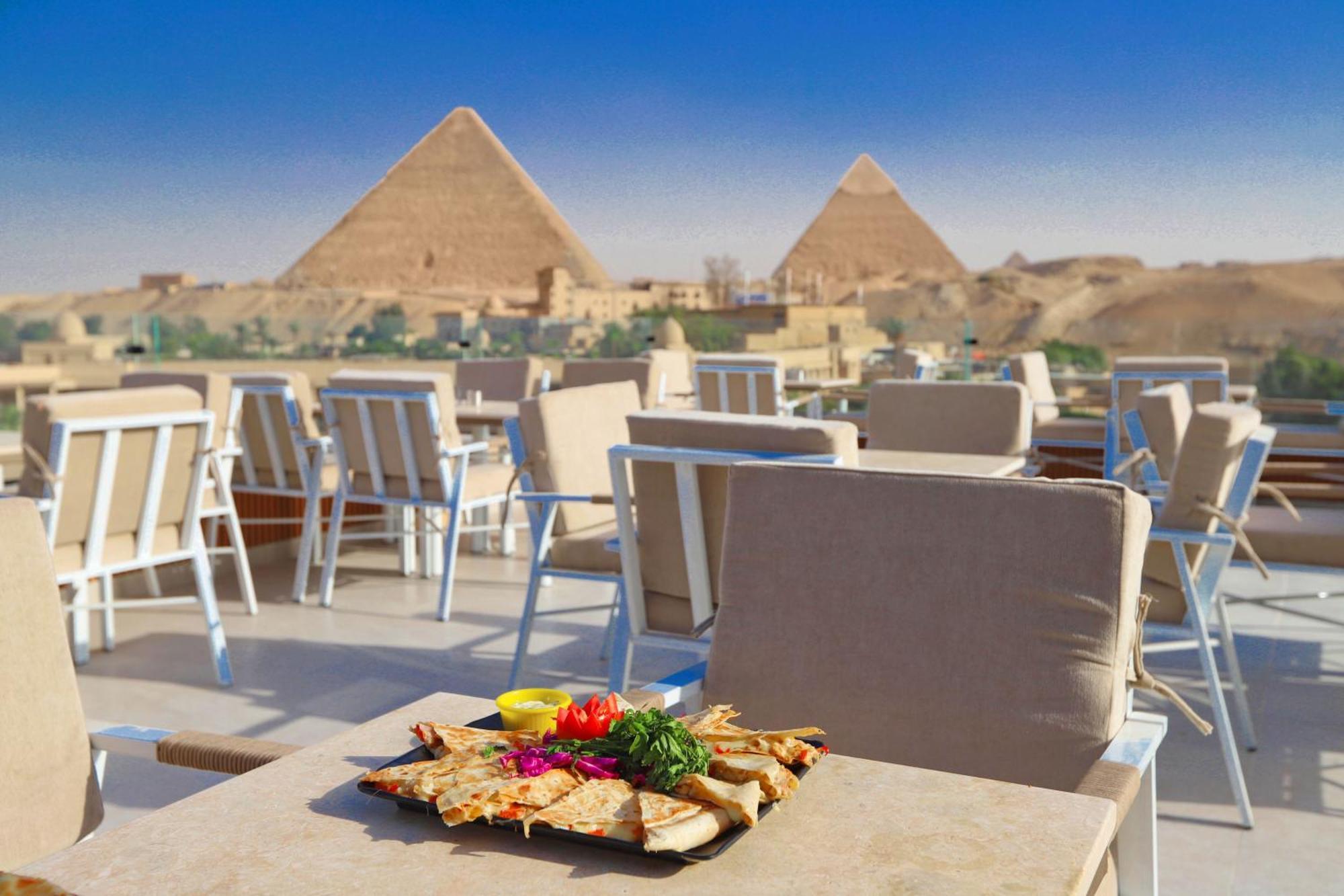 Gaia Pyramids Hotel Kafret el-Gabal Exterior foto